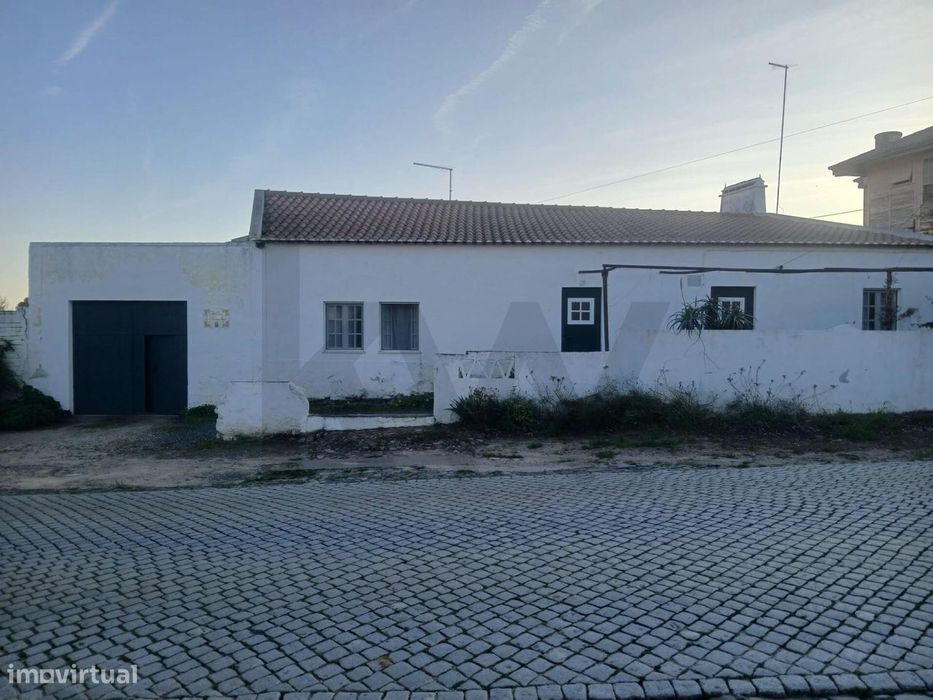 Herdade no Alentejo com 3 Casas e Terreno Agrícola – Torrão, Alcácer d