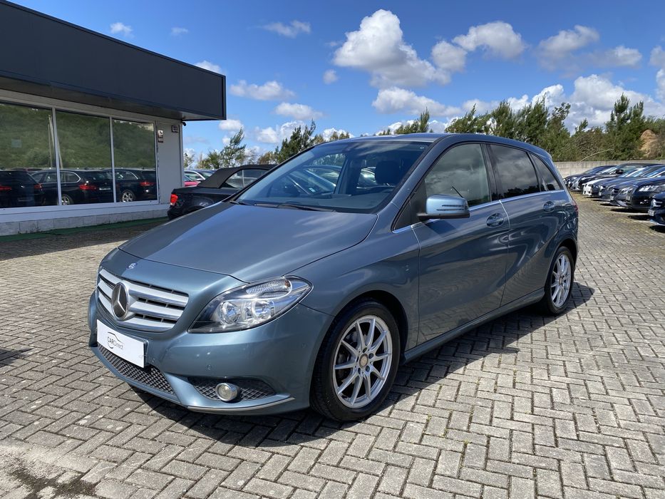Mercedes-Benz B180d - 112 mil kms