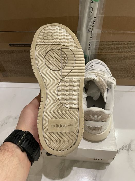 Кросівки жіночі Adidas