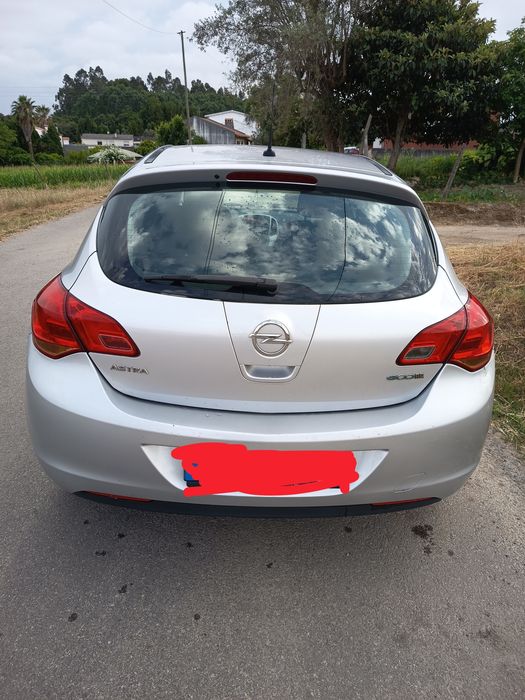 Opel Astra J 1.3 EcoFlex (2010)