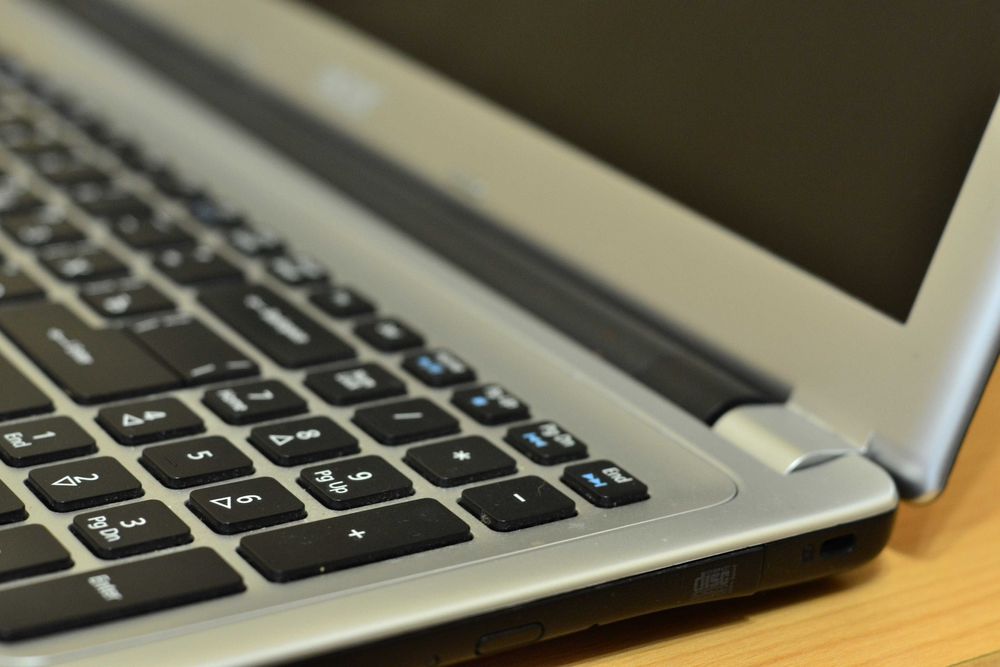 Сучасний Acer Aspire V13 Intel Core i5-6200U RAM8Gb SSD Батарея 8годин