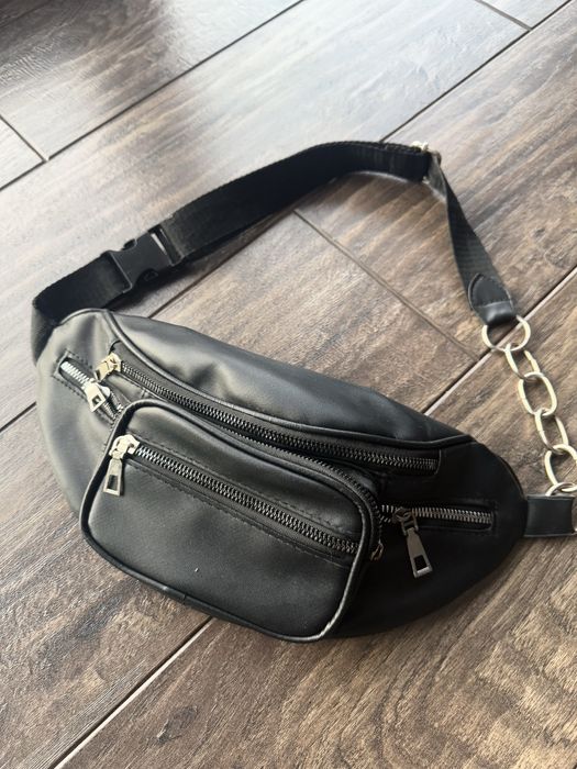 Czarna skórzana nerka stan zadowalający dobry black