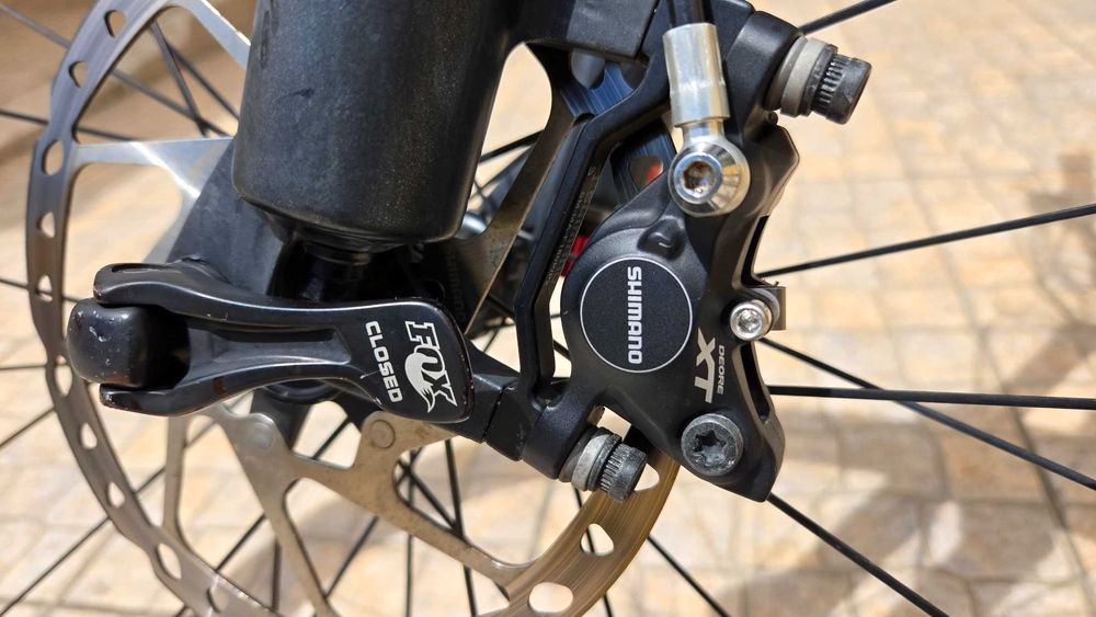 SCOTT Genius 710 com quadro em carbono