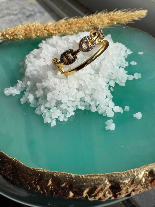 Brilho de Poder – Anel Ajustável em Cobre com Zircónia