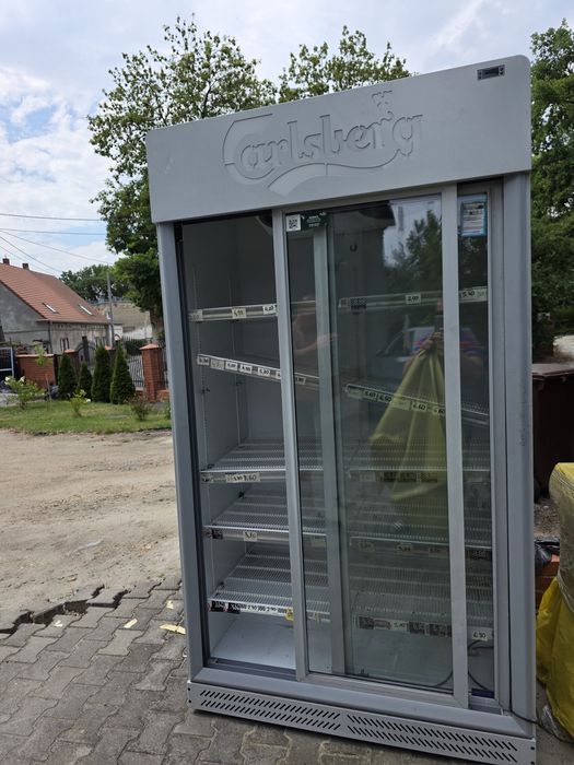 Lodówka  Przemysłowa na piwo chłodziarka witryna