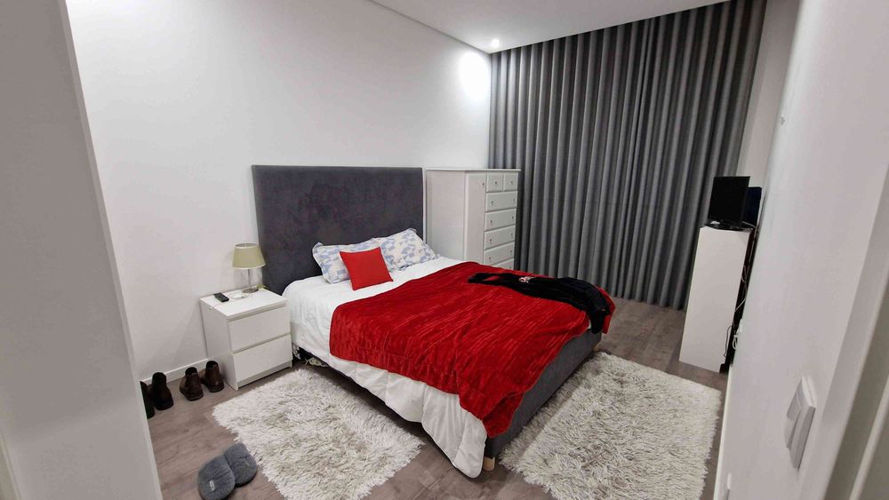 Apartamento T1 com garagem