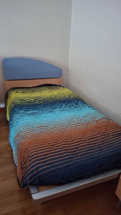 Cama de Solteiro Moderna 100x200 cm – Excelente Estado