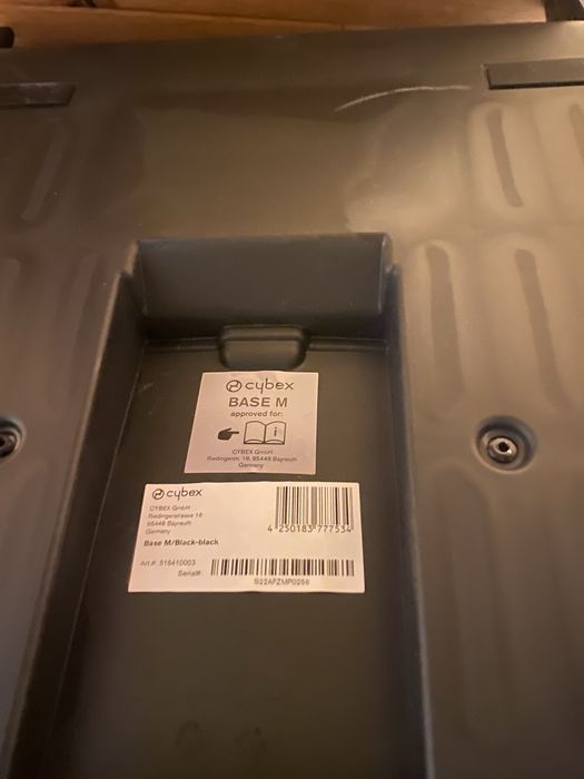 Fotelik Cybex Atom M- iSize + baza ISOFIX base M