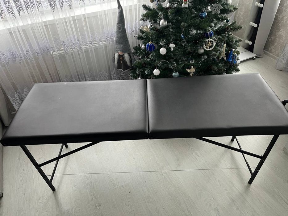 Косметологічна кушетка для майстра