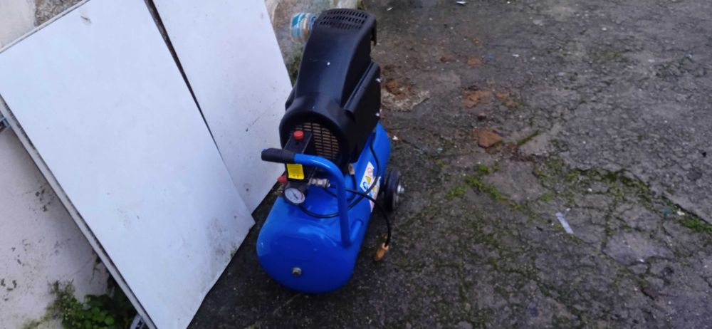 Vendo compressor em bom estado de conservação