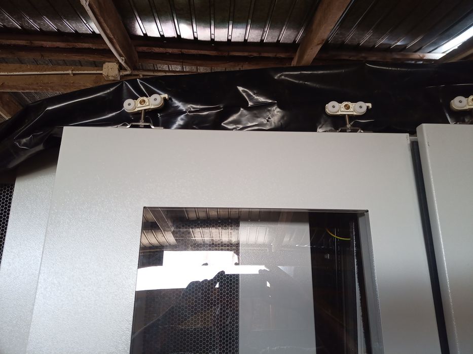 Drzwi przesuwne techniczne przemysłowe