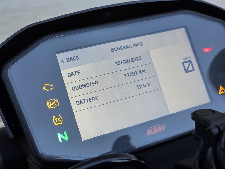 KTM 890 Duke R - 11.000km - 2022/05
