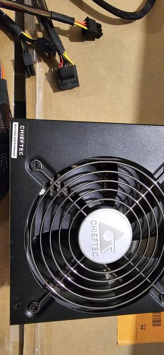 Блок Chieftec 650 w модульний