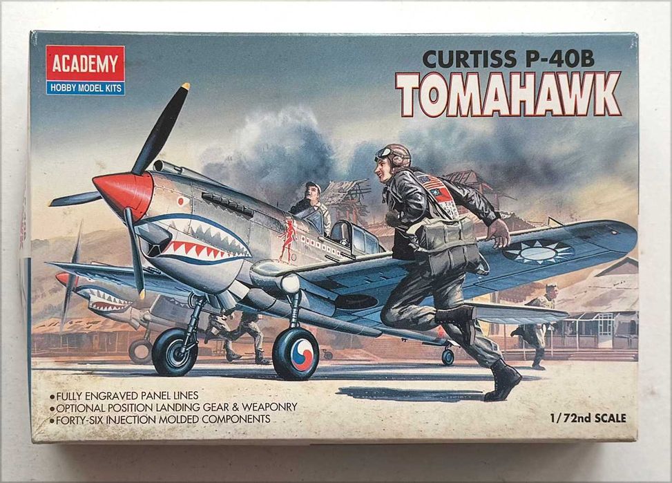 Academy_Curtiss P-40B TOMAHAWK. ESc.1:72. Completo e como novo.