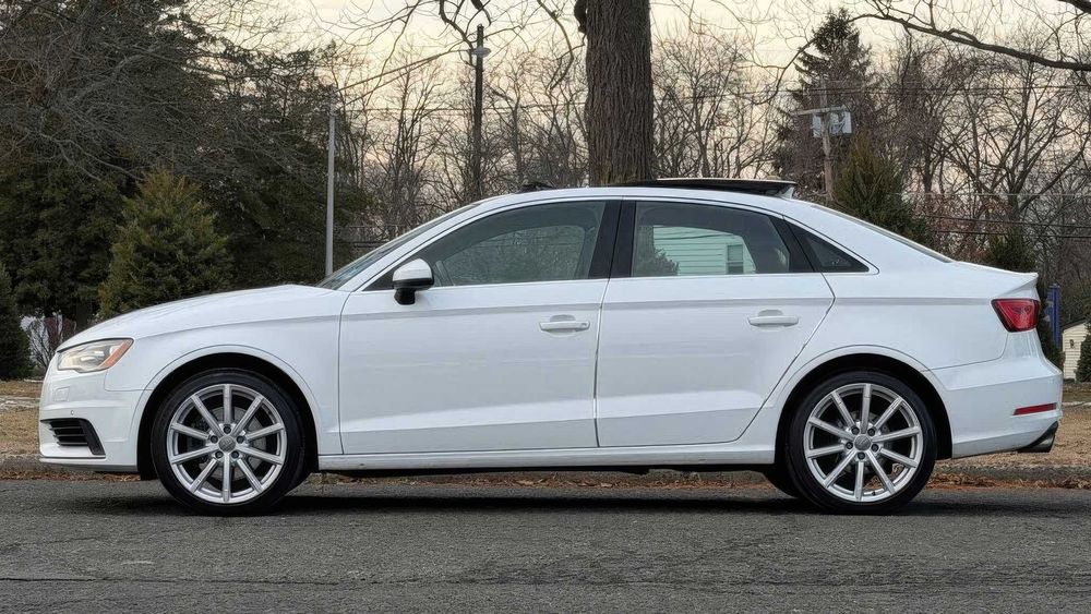 AUDI A3      2015