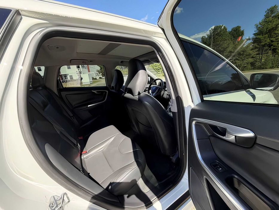 Volvo XC60      2015