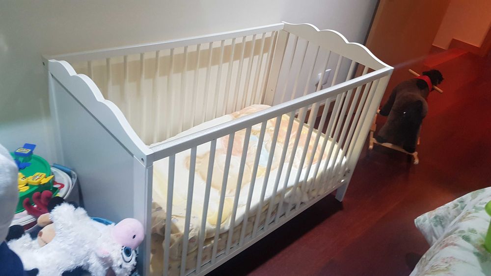 Berço IKEA 1,20 x 0,60 com colchão