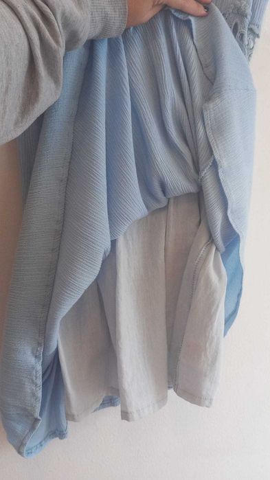 Vestido azul bordado