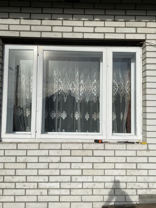 Деревʼяне вікно.