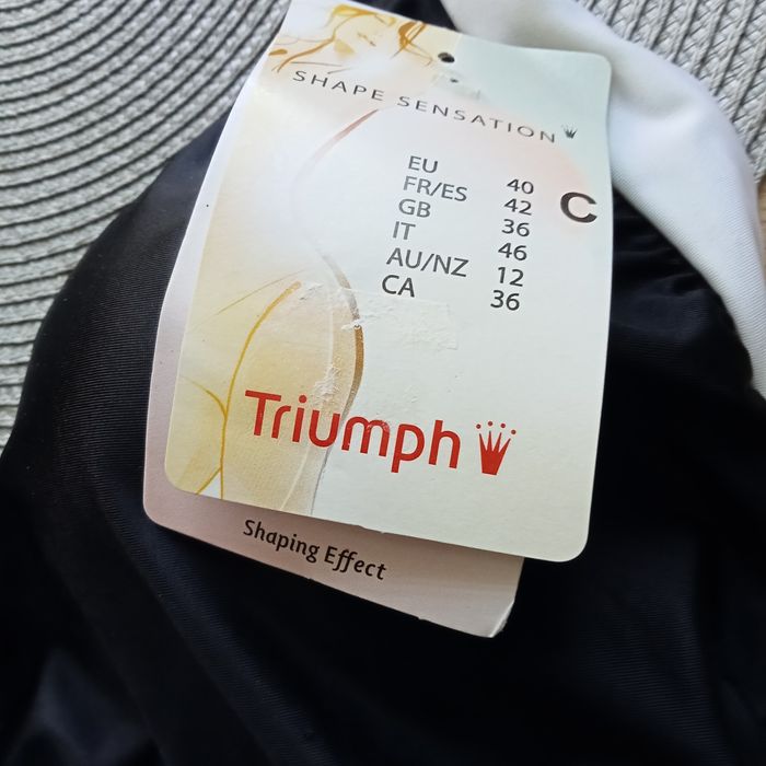 Kostium kąpielowy jednoczęściowy NOWY, Triumph Shape Sensation 40C