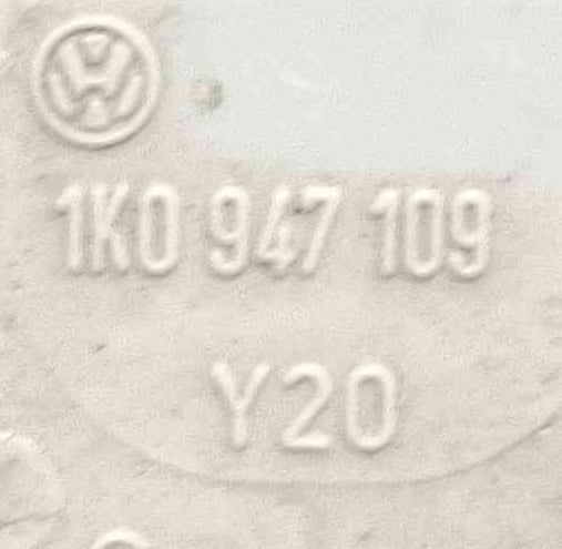 Farolim Matrícula 1K0947109 - VW GOLF IV