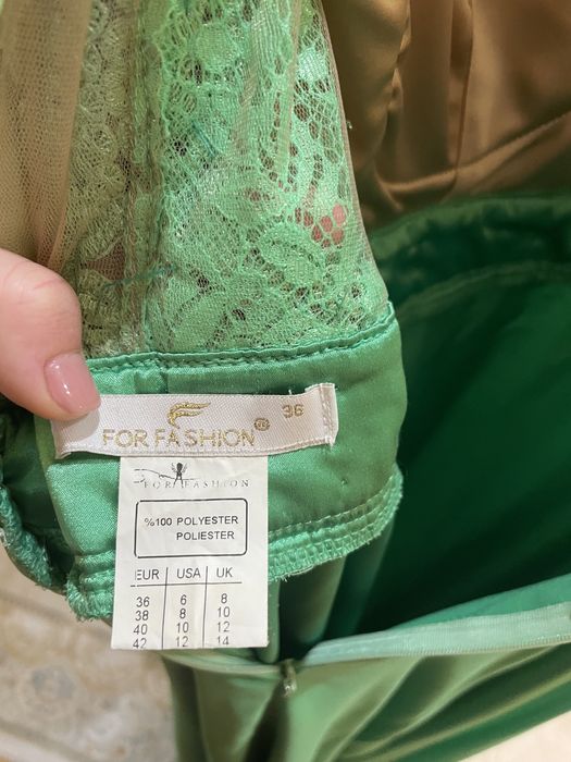 Продаж сукні