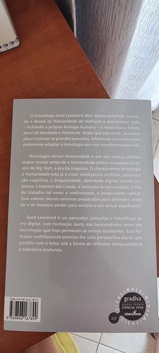 Tecnologia versus Humanidade427389312346378241