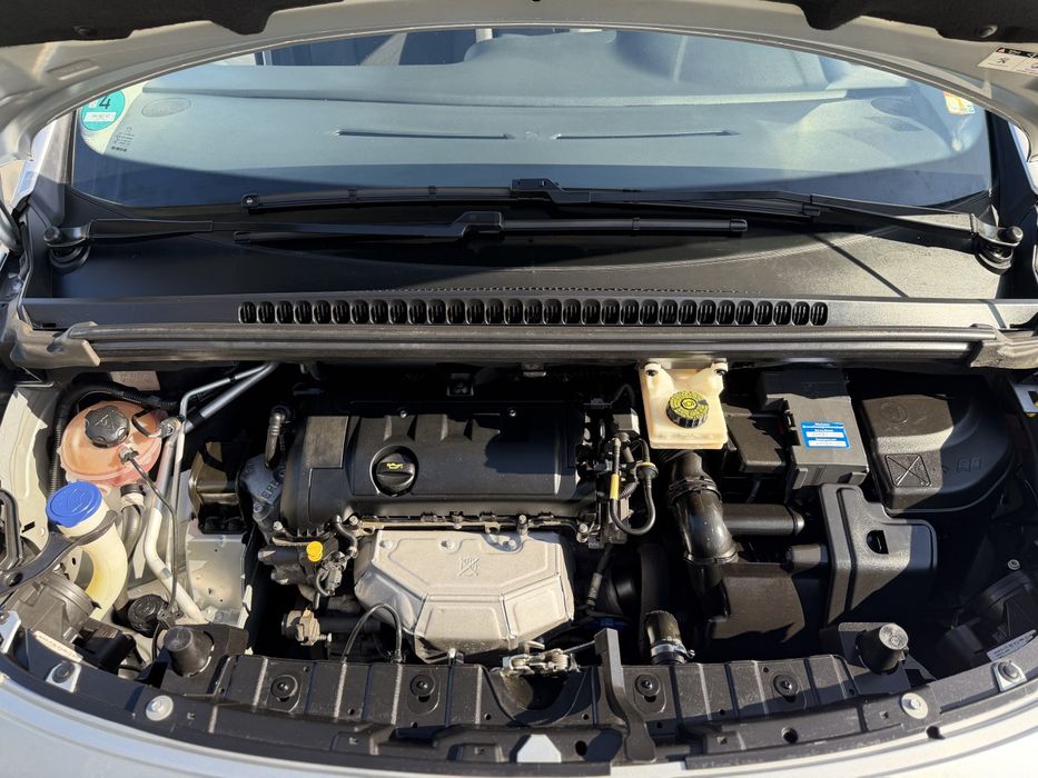 В продажі Peugeot 3008 , 1.6 МРІ бензин , в рідній фарбі, 2012р