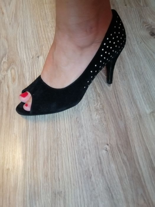 Zamszowe szpilki rozm 40