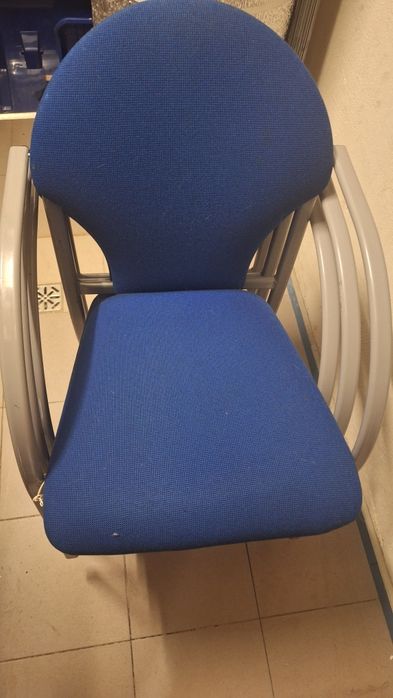 Sprzedam Krzesła  szt. Za  120  zloty  4 st