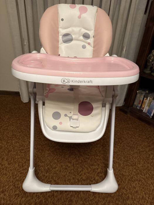 Cadeira de refeicao rosa