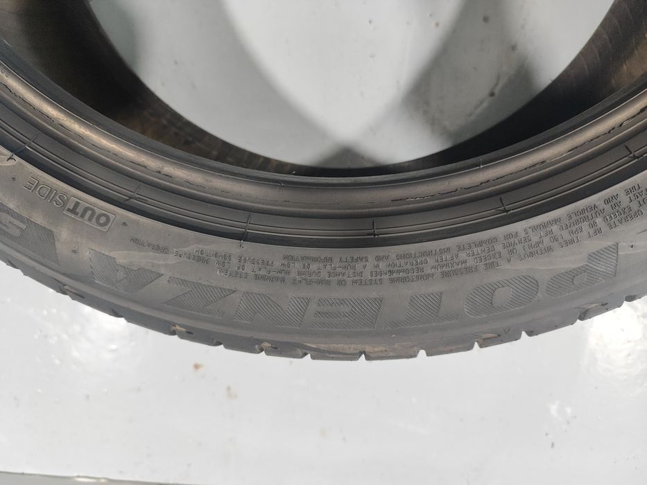 2 pneus semi novos 225-45R18 Bridgestone RFT - Oferta dos Portes