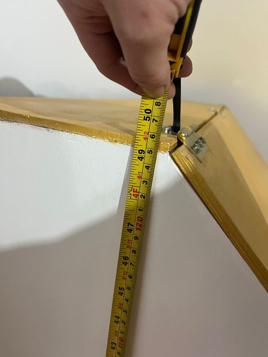 Drewniany domek dla lalek