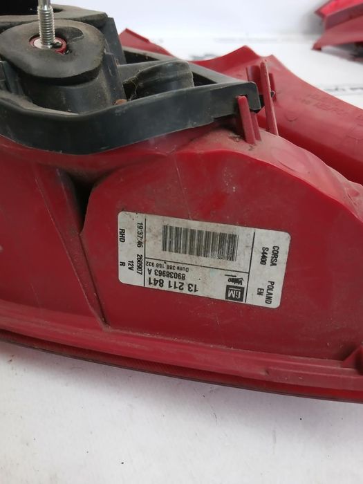 FAROLIM DIREITO VERMELHO OPEL CORSA D 1.2 16CV ANO: 2007