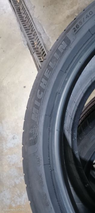 Pneus 265/40/22 semi novos