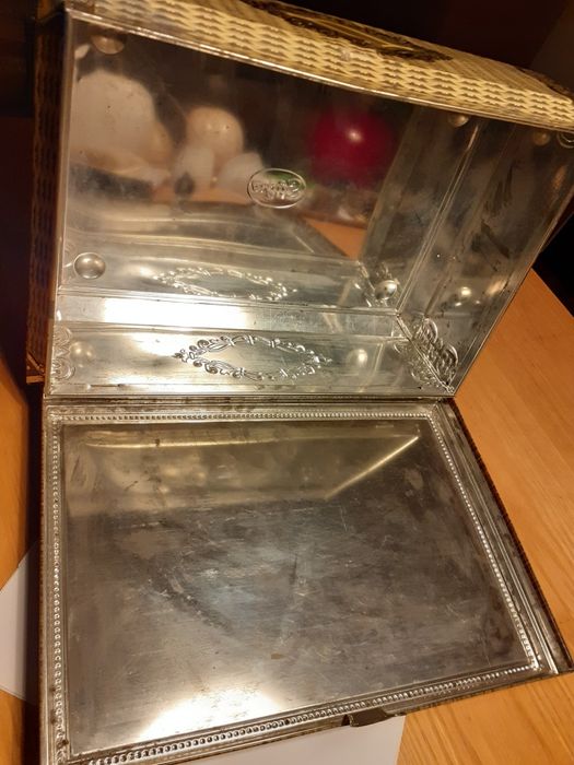 Caixa / Lata de coleção