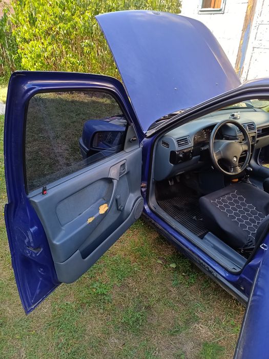 Opel Vectra A 1,6 моноінжектор