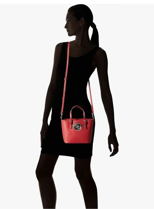 Червона сумка GUESS