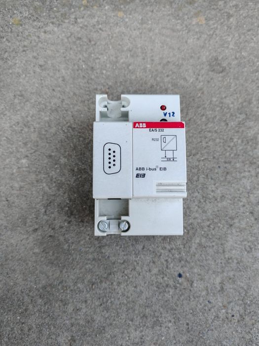 ABB, Gira Бінарники, актуатори, таймер, блок живлення KNX