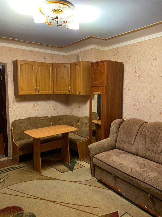 Продам гарну кімнату у гуртожитку на Бєлова