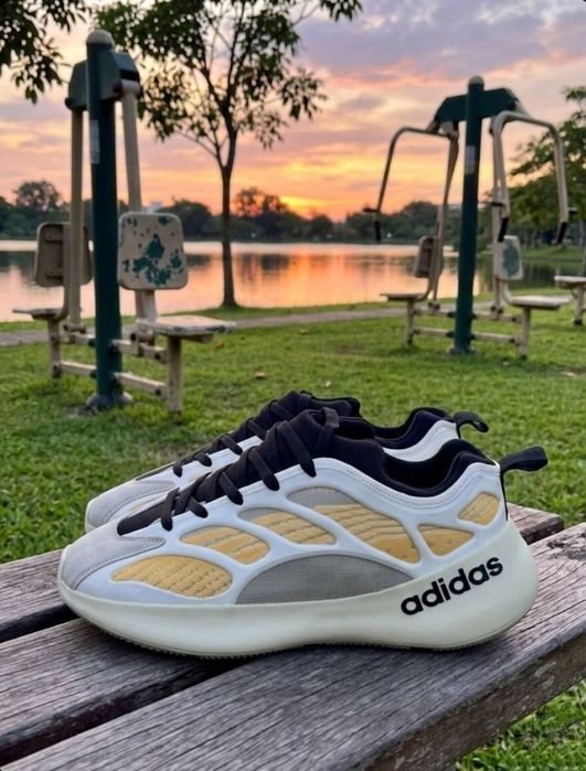 Чоловічі демісезонні кросівки Adidas Yeezy boost 700 V3/Адідас ізі