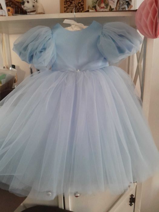 Блакитна святкова сукня