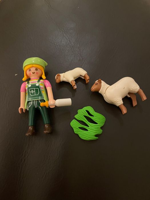 Playmobil menina com ovelhas