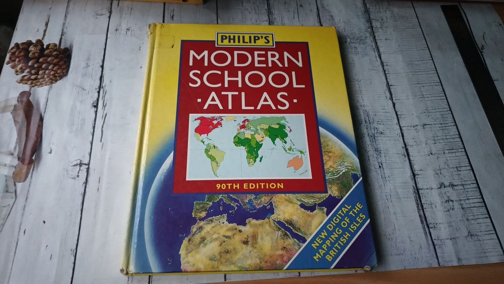 Атлас англійською мовою Philip's Modern School Atlas