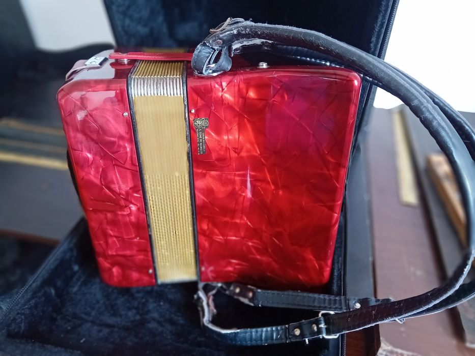Acordeon marca Hohner