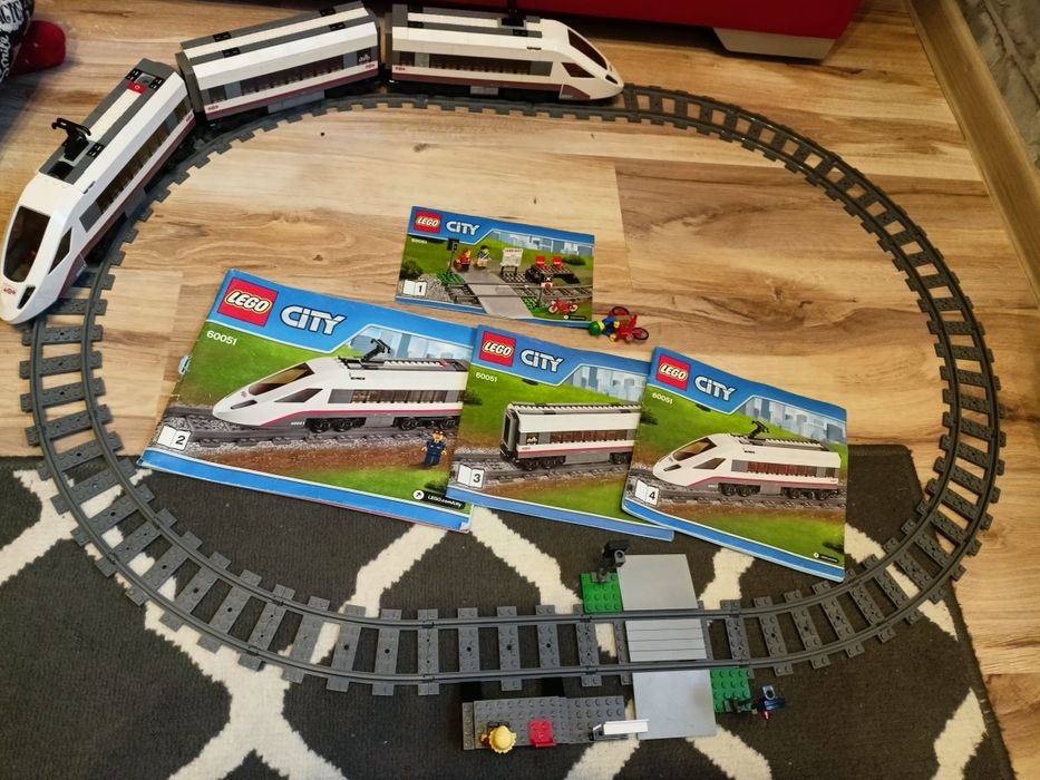 Pociąg osobowy LEGO city 60051 sterowany pilotem