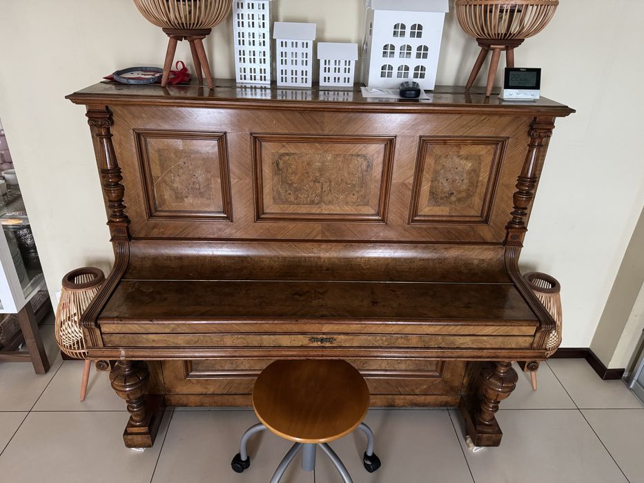 Pianino pianoforte-fabrik Brieg,bez.Breslau.