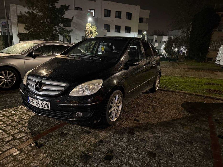 Mercedes B180 2.0 CDI 2008 – Czarny, Zadbany, Piękne Alufelgi!