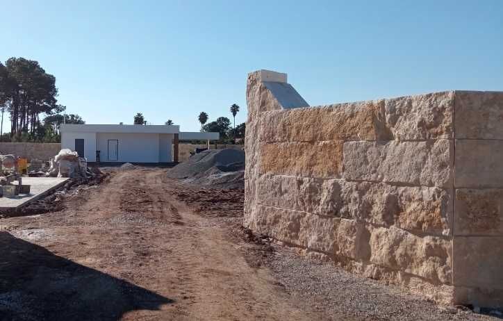 Piscinas e Muros em Pedra – Trabalhos Garantidos