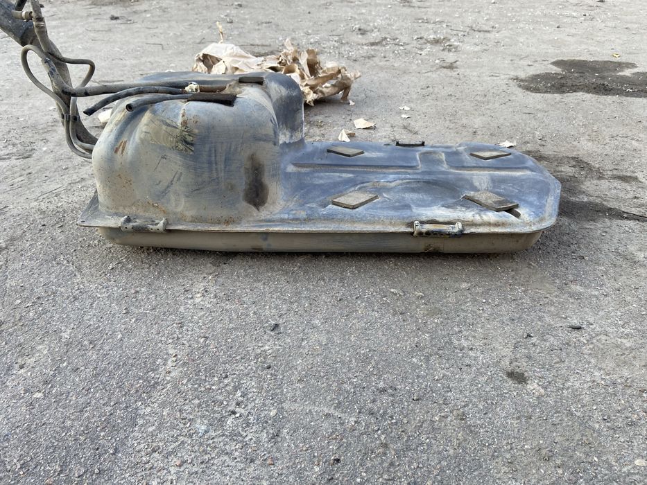 Топлевный бак бмв е32 бак бмв е32